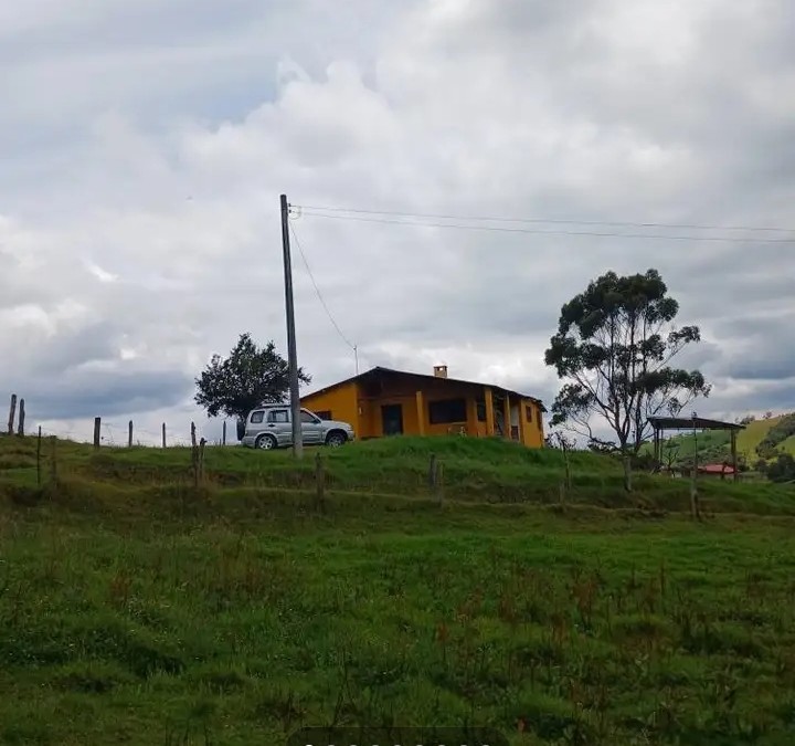 Casa en venta en Buenos Aires Los Pinos, La Calera · foto 2 de 13
