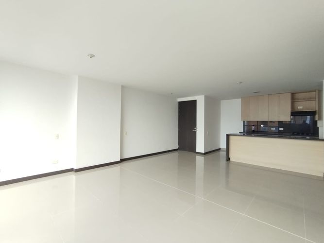 Apartamento de 3 alcobas en arriendo en Loma Del Escobero, Envigado, 108 m² · foto 3 de 20
