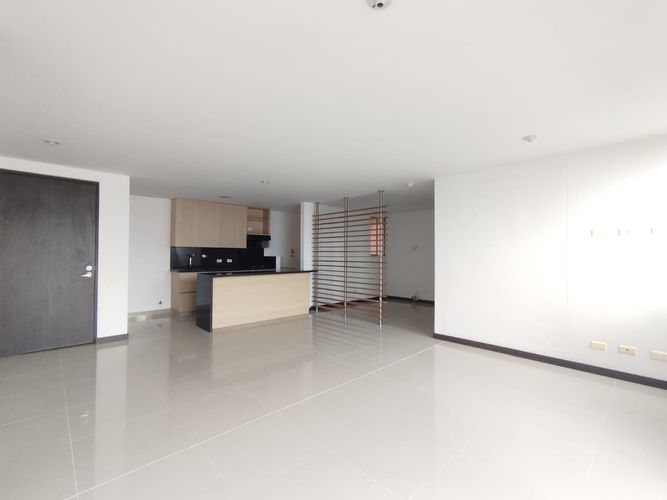 Apartamento de 3 alcobas en arriendo en Loma Del Escobero, Envigado, 108 m² · foto 4 de 20
