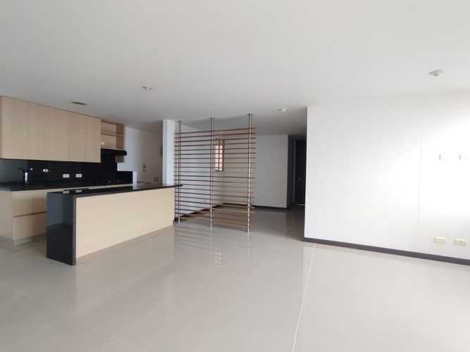 Apartamento de 3 alcobas en arriendo en Loma Del Escobero, Envigado, 108 m² · foto 5 de 20