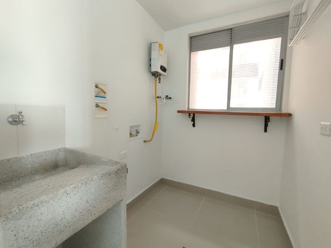 Apartamento de 3 alcobas en arriendo en Loma Del Escobero, Envigado, 108 m² · foto 7 de 20