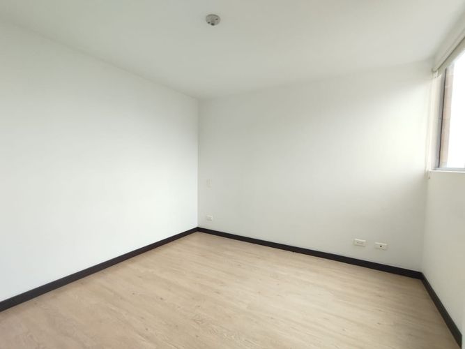 Apartamento de 3 alcobas en arriendo en Loma Del Escobero, Envigado, 108 m² · foto 18 de 20