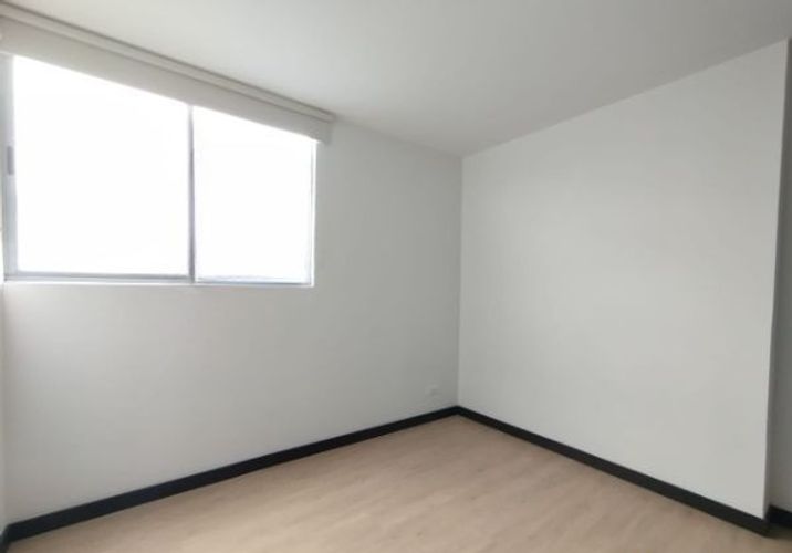 Apartamento de 3 alcobas en arriendo en Loma Del Escobero, Envigado, 108 m² · foto 19 de 20