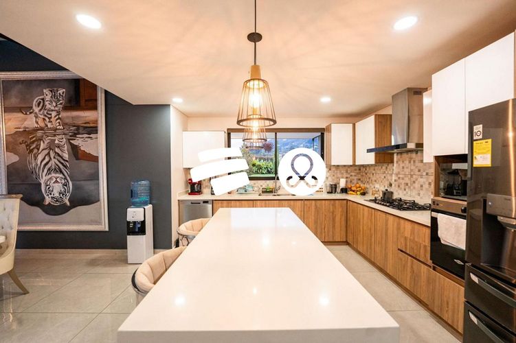 Casa de 5 alcobas en venta en Guamito, La Ceja · foto 9 de 20