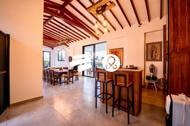 Casa de 5 alcobas en venta en Guamito, La Ceja · foto 15 de 20