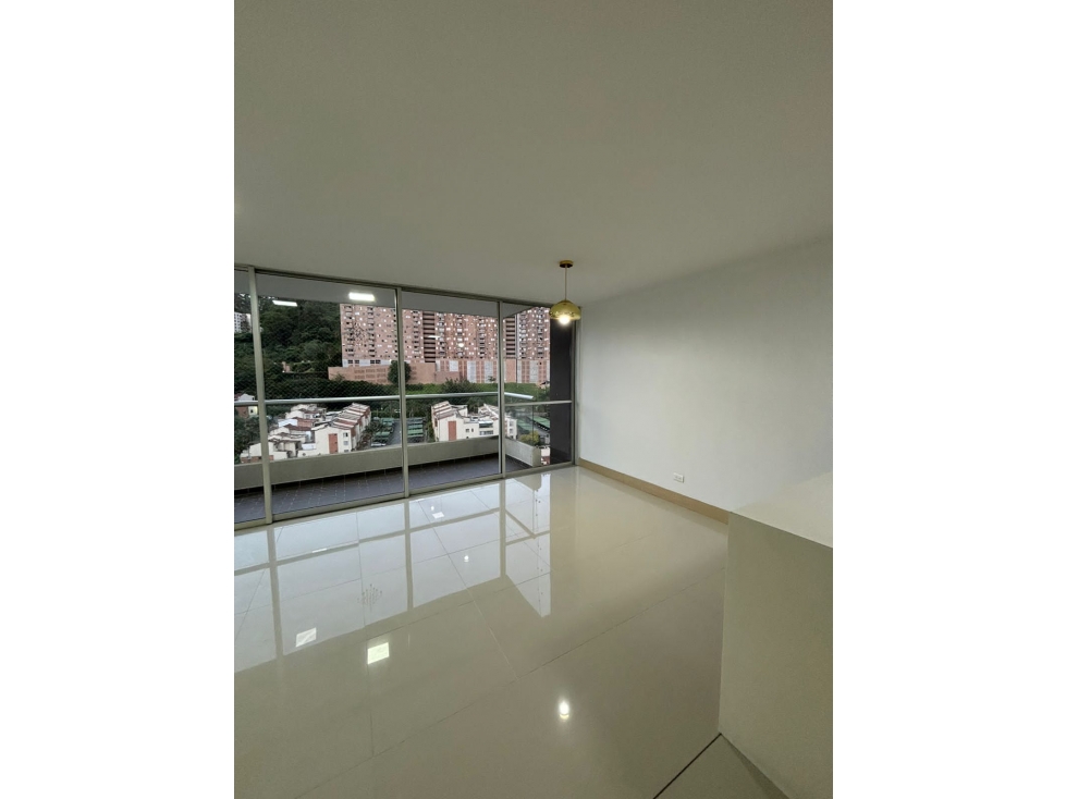 Apartamento en venta en Loma del Indio, Medellín 2