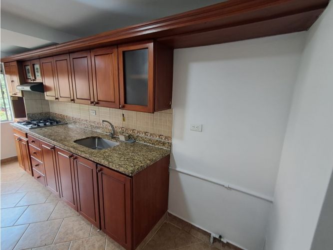 Apartamento de 4 alcobas en venta en Laureles, Medellín, 100 m² · foto 13 de 24