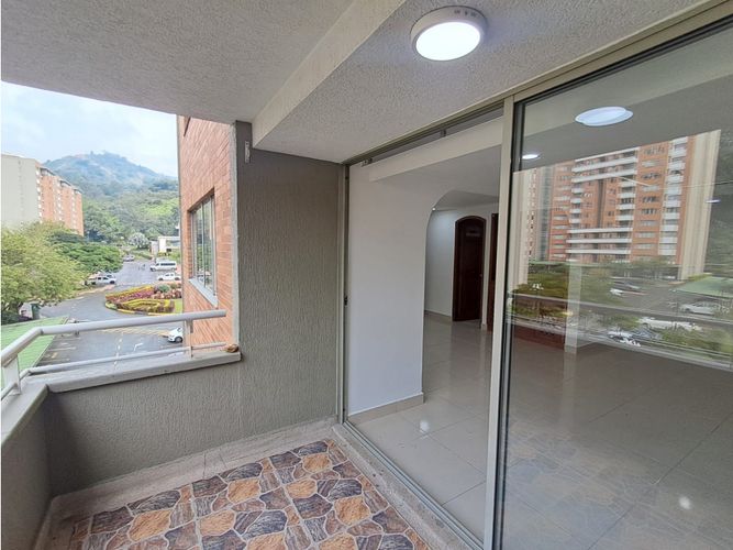 Apartamento de 4 alcobas en venta en Laureles, Medellín, 100 m² · foto 15 de 24