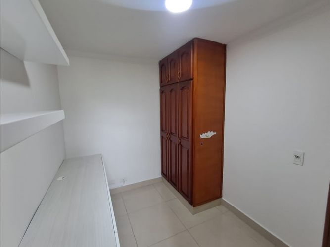 Apartamento de 4 alcobas en venta en Laureles, Medellín, 100 m² · foto 19 de 24