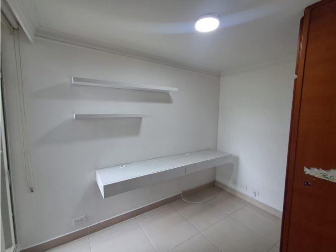 Apartamento de 4 alcobas en venta en Laureles, Medellín, 100 m² · foto 20 de 24