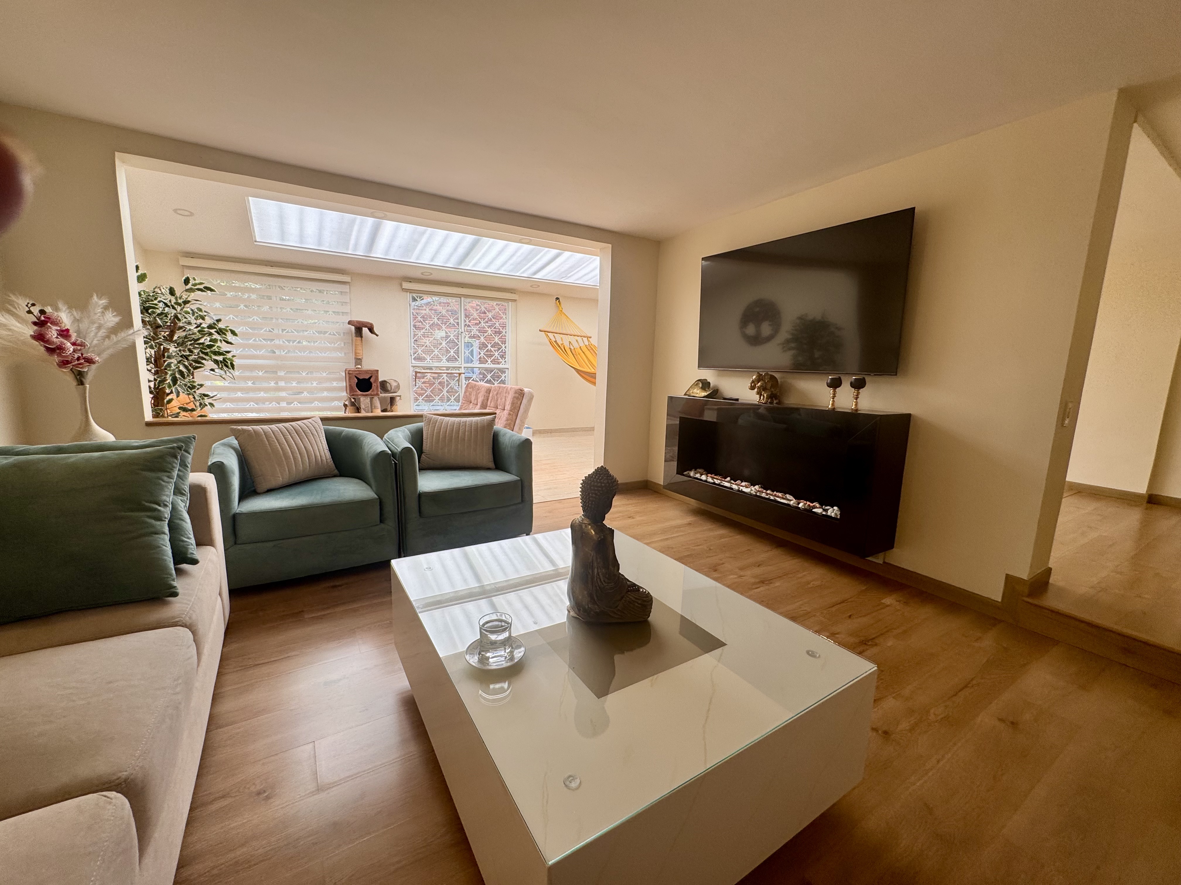 Casa en venta en Lagos De Cordoba, Bogotá · foto 3 de 24