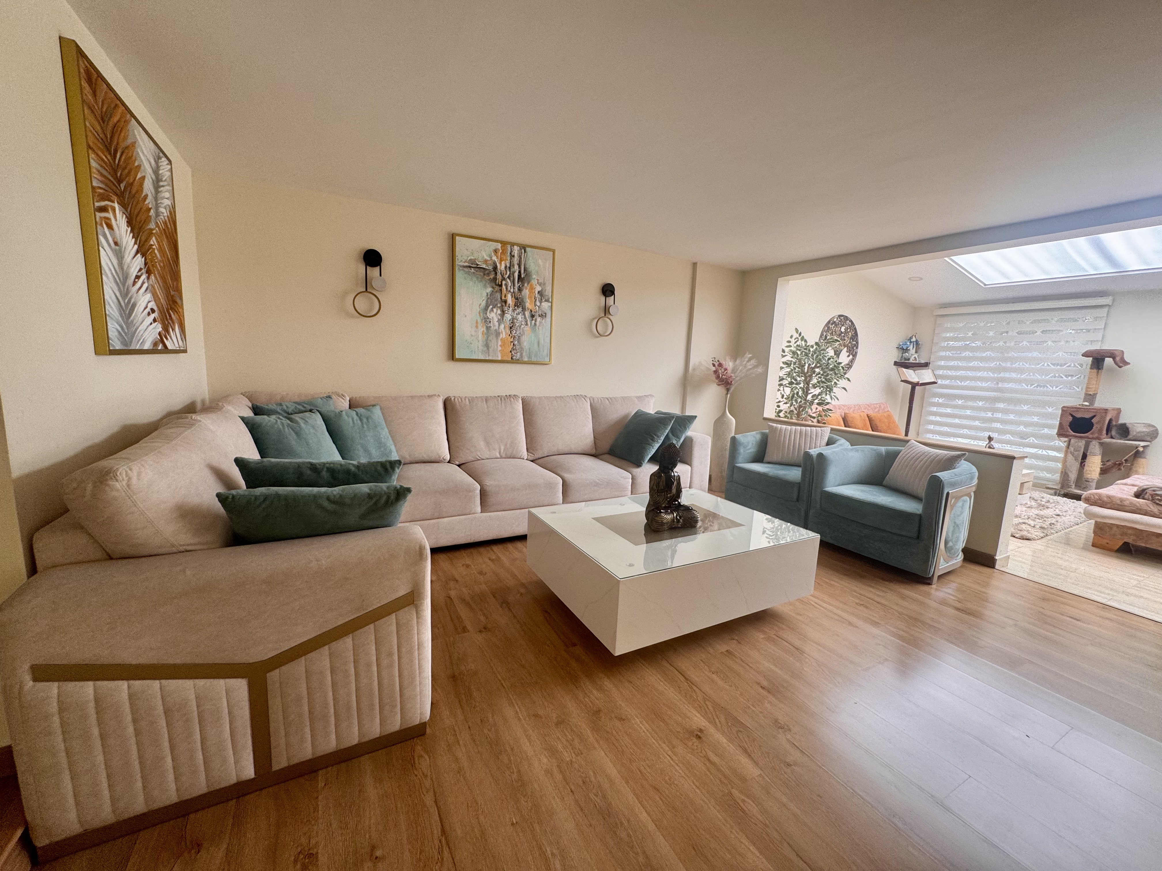 Casa en venta en Lagos De Cordoba, Bogotá · foto 2 de 24