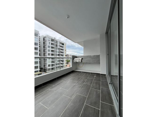 Apartamento de 3 alcobas en venta en Las Varas, Ricaurte · foto 2 de 15