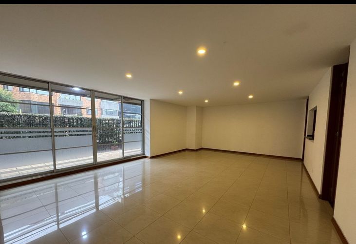 Apartaestudio en venta en Bella Suiza, Bogotá, 74 m² · foto 6 de 14