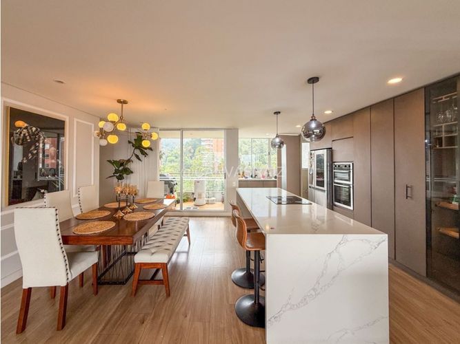 Apartamento de 3 alcobas en venta en Los Naranjos, Medellín, 222 m² · foto 6 de 14