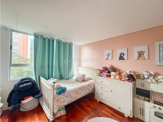 Apartamento de 3 alcobas en venta en Los Naranjos, Medellín, 222 m² · foto 11 de 14