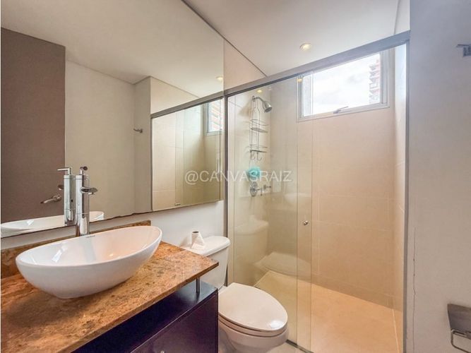 Apartamento de 3 alcobas en venta en Los Naranjos, Medellín, 222 m² · foto 13 de 14