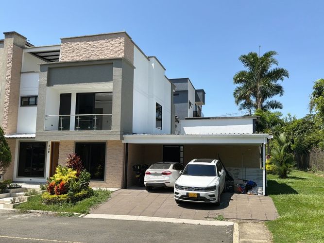 Casa de 5 alcobas en venta en Las Mercedes, Jamundí, 330 m² · foto 2 de 24