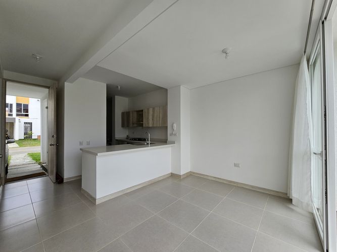 Casa de 3 alcobas en venta en El Castillo, Jamundí, 90 m² · foto 2 de 13
