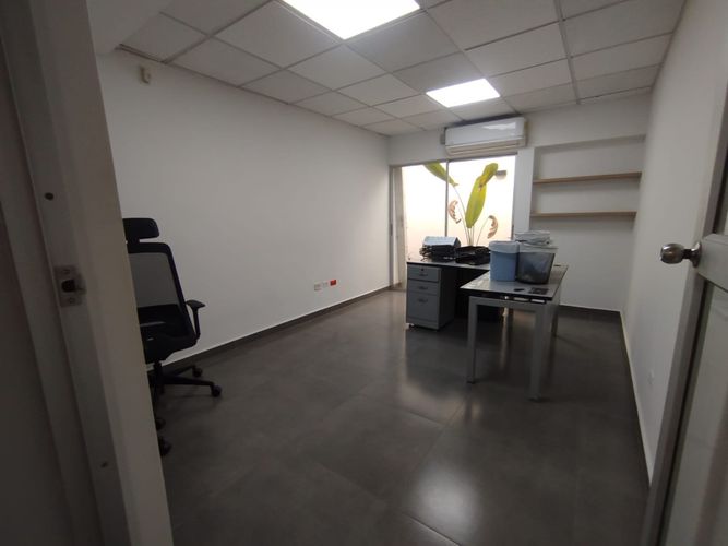 Oficina en venta en La Flora, Cali, 354 m² · foto 14 de 24