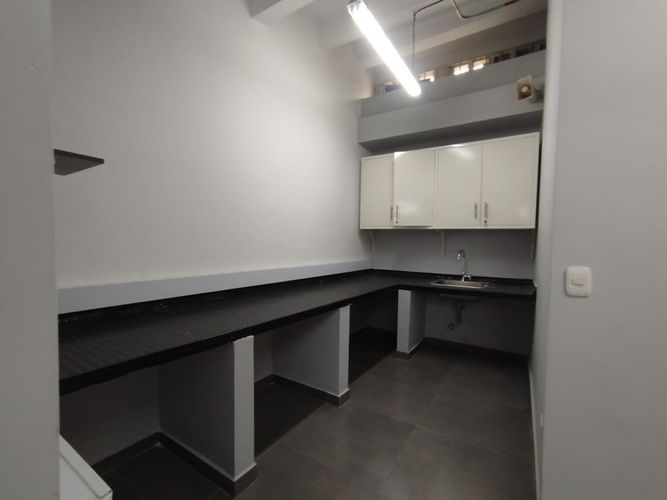 Oficina en venta en La Flora, Cali, 354 m² · foto 23 de 24