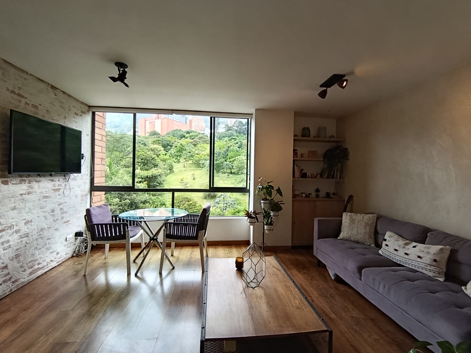 1BR Apartment in El tesoro (54 m²)
