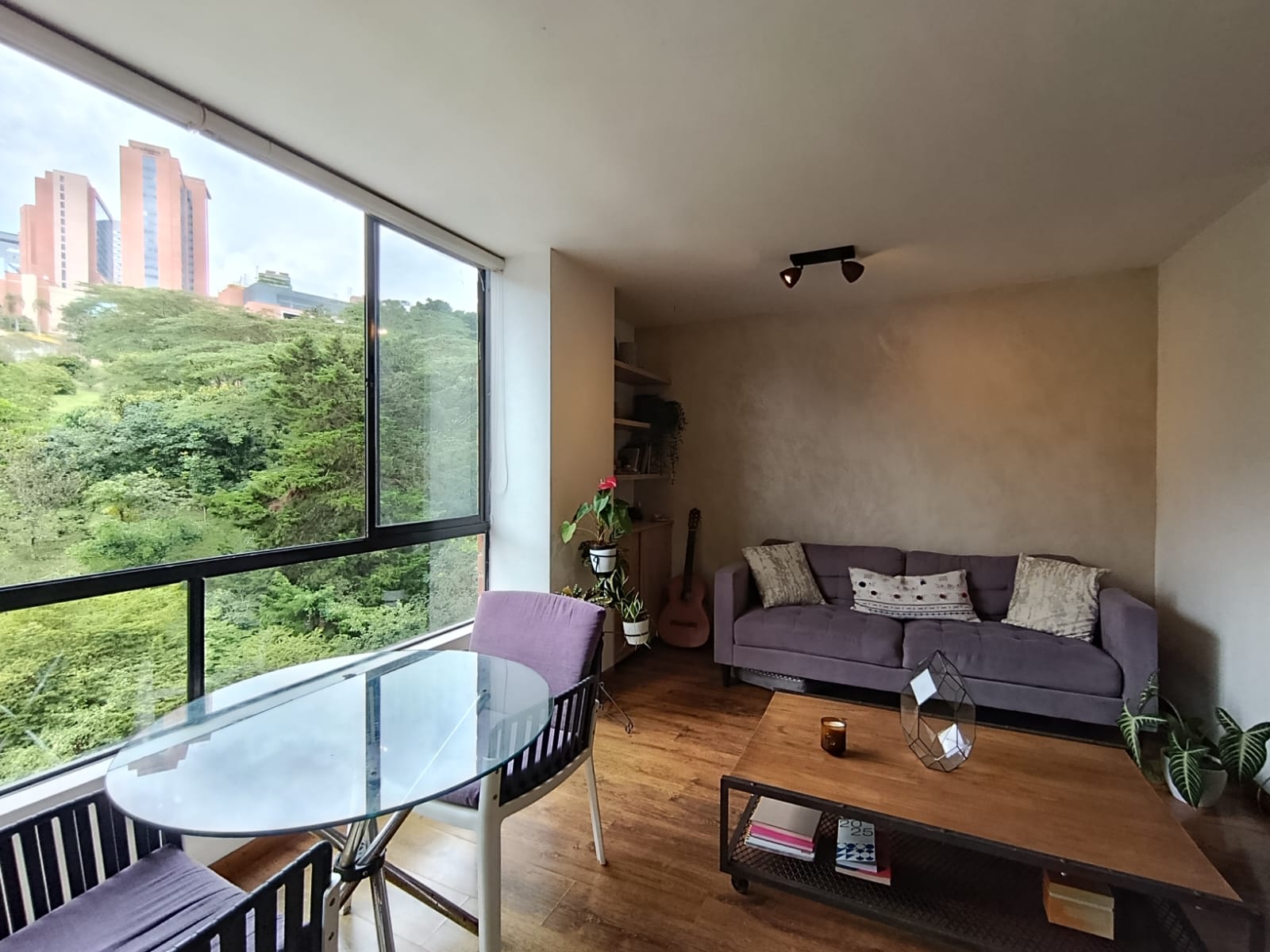 1BR Apartment in El tesoro (54 m²) - 3