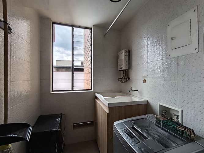 Apartaestudio en arriendo en El Poblado, Medellín, 54 m² · foto 11 de 12
