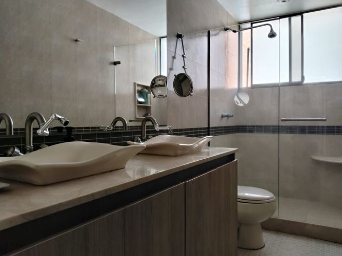 Apartamento de 3 alcobas en arriendo en Castropol, Medellín, 164 m² · foto 18 de 19