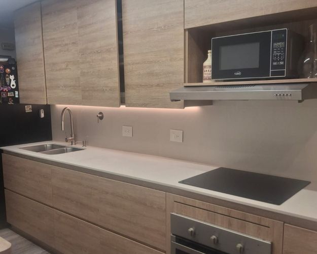 Apartamento de 3 alcobas en arriendo en Castropol, Medellín, 164 m² · foto 5 de 19
