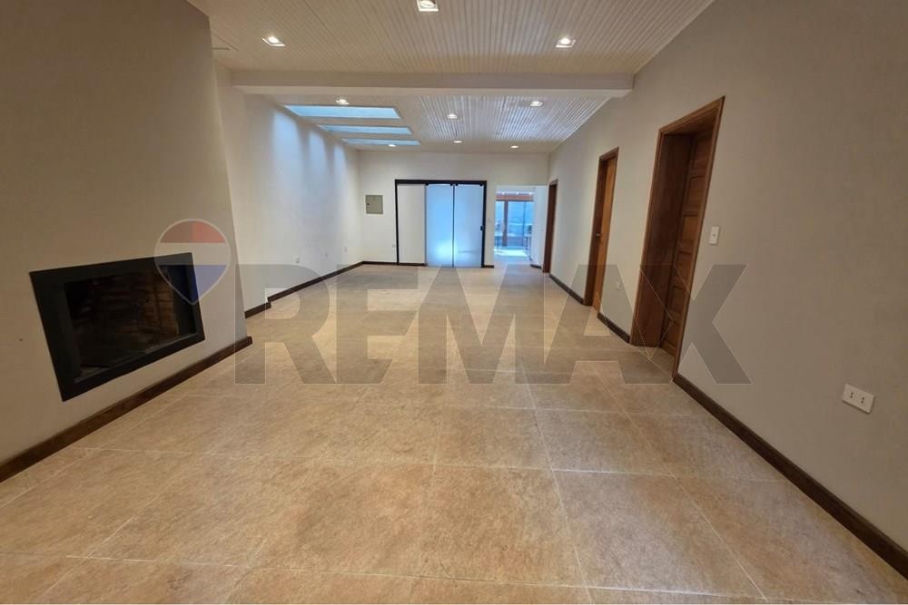 Exclusiva Residencia en Alquiler en Los Laureles: Lujo y Confort en Ubicación Privilegiada — foto 2
