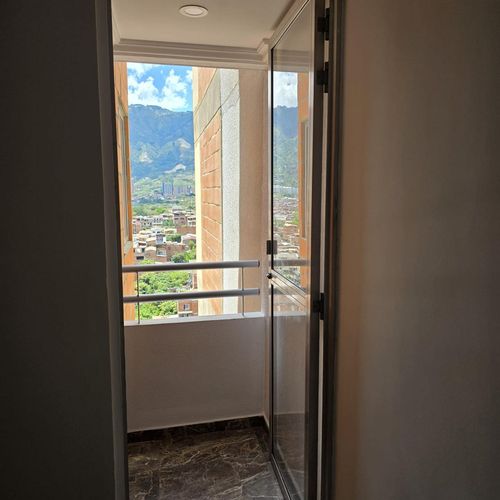 Apartamento de 3 alcobas en venta en Niquia, Bello, 62 m² · foto 7 de 14