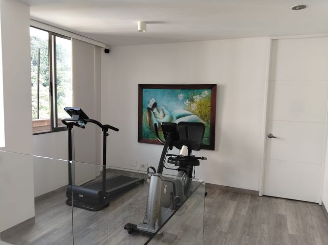 Apartamento de 3 alcobas en arriendo en El Poblado, Medellín, 164 m² · foto 10 de 20