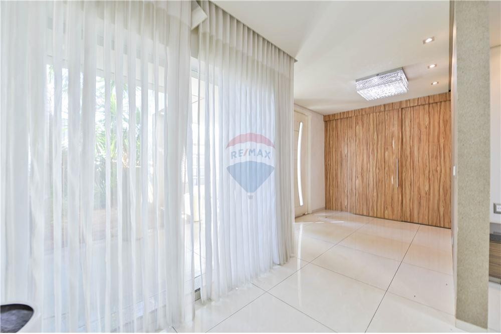 Exclusiva Residencia de Lujo con 4 Dormitorios en Suite en Los Laureles: Confort y Elegancia. — foto 3