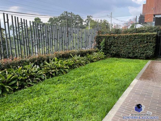 Casa de 4 alcobas en venta en Loma El Atravesado, Envigado, 300 m² · foto 4 de 19