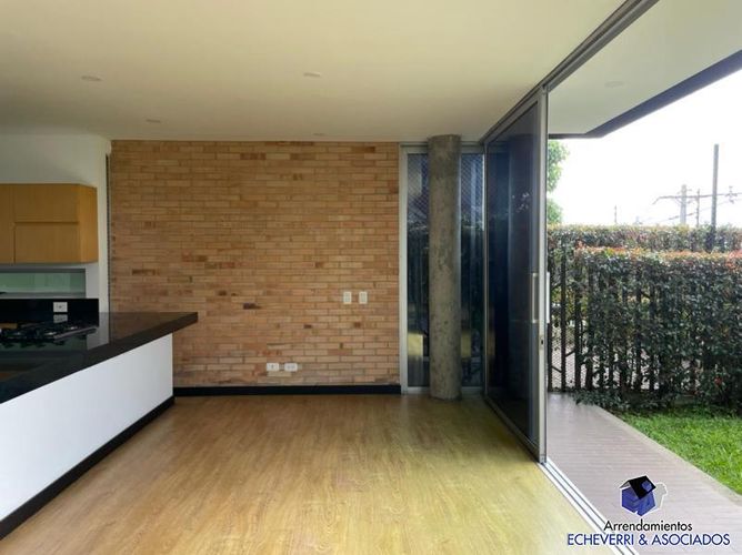 Casa de 4 alcobas en venta en Loma El Atravesado, Envigado, 300 m² · foto 12 de 19