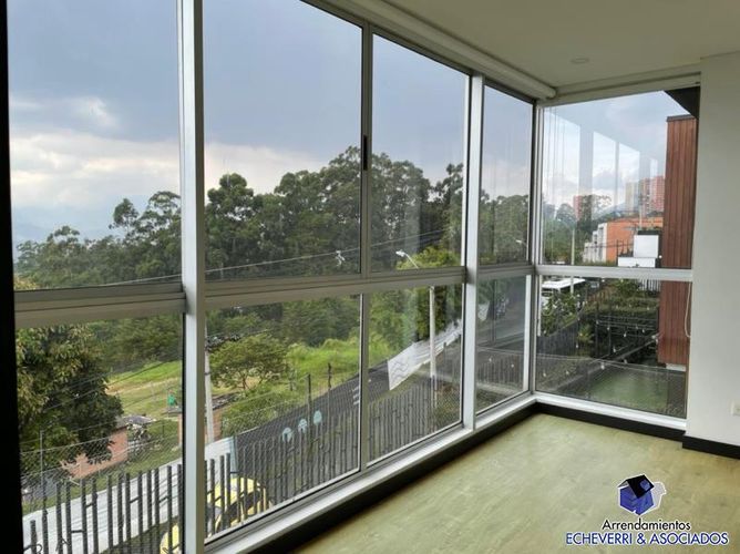 Casa de 4 alcobas en venta en Loma El Atravesado, Envigado, 300 m² · foto 15 de 19