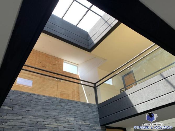 Casa de 4 alcobas en venta en Loma El Atravesado, Envigado, 300 m² · foto 16 de 19