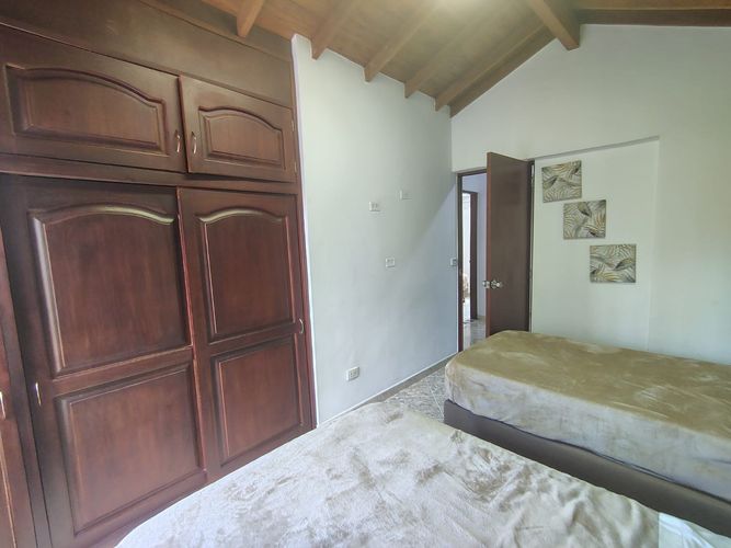Casa de 4 alcobas en arriendo en Los Almendros, Envigado, 135 m² · foto 11 de 14