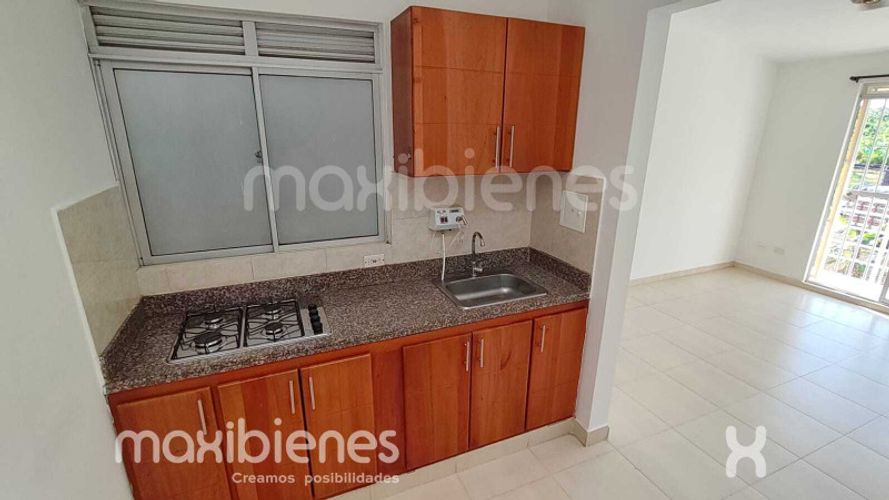 Apartamento de 3 alcobas en arriendo en El Salvador, Apartado, 66 m² · foto 2 de 14