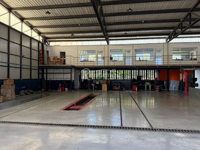 Bodega en arriendo en Simon Bolivar Sb (Centro), Copacabana, 1553 m² · foto 2 de 19