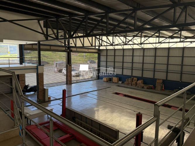 Bodega en arriendo en Simon Bolivar Sb (Centro), Copacabana, 1553 m² · foto 9 de 19