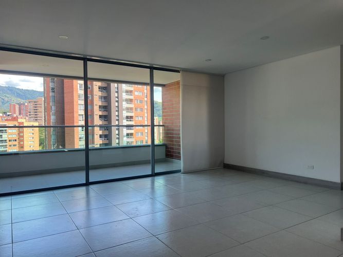 Apartamento de 3 alcobas en arriendo en Loma Benedictinos, Envigado, 168 m² · foto 2 de 17