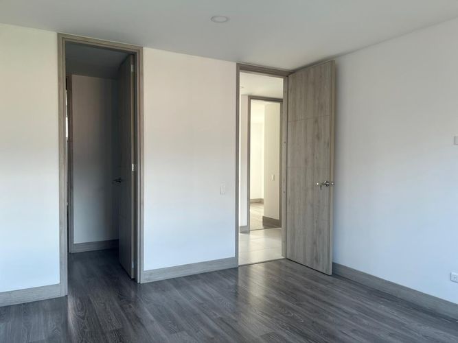 Apartamento de 3 alcobas en arriendo en Loma Benedictinos, Envigado, 168 m² · foto 14 de 17