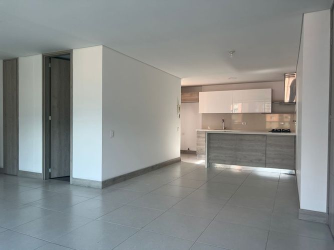 Apartamento de 3 alcobas en arriendo en Loma Benedictinos, Envigado, 168 m² · foto 6 de 17