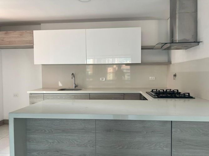 Apartamento de 3 alcobas en arriendo en Loma Benedictinos, Envigado, 168 m² · foto 5 de 17