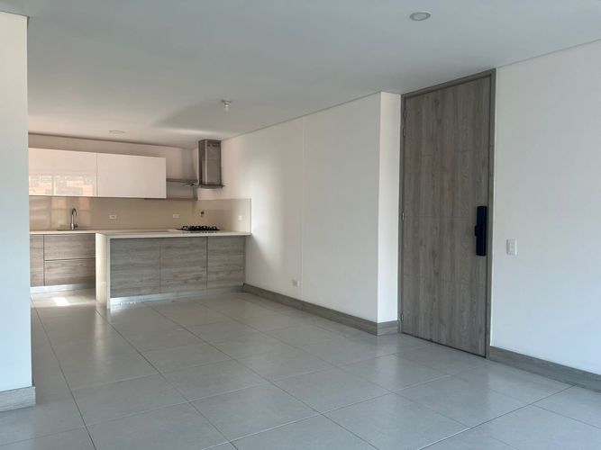 Apartamento de 3 alcobas en arriendo en Loma Benedictinos, Envigado, 168 m² · foto 7 de 17
