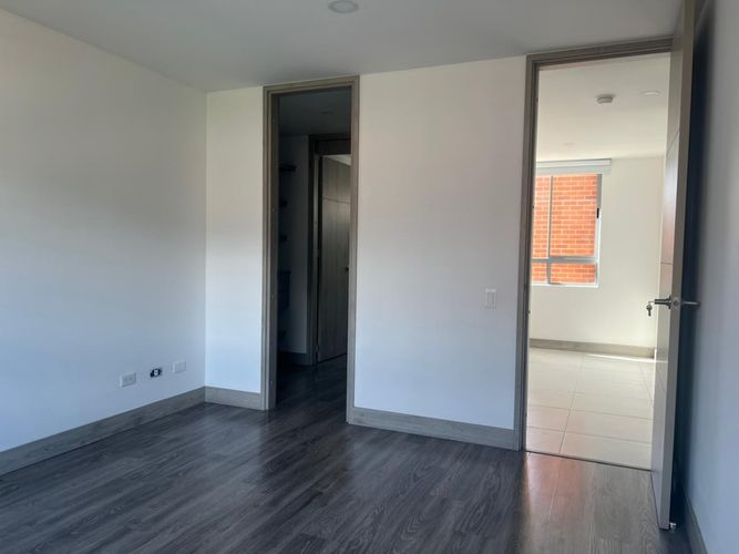 Apartamento de 3 alcobas en arriendo en Loma Benedictinos, Envigado, 168 m² · foto 10 de 17