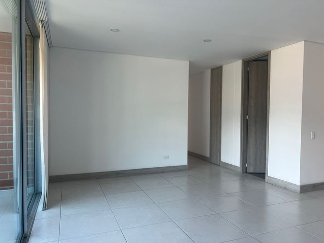 Apartamento de 3 alcobas en arriendo en Loma Benedictinos, Envigado, 168 m² · foto 9 de 17