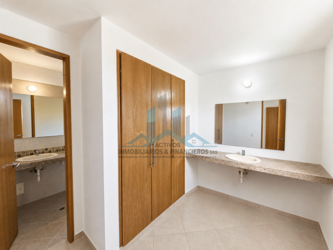Casa de 4 alcobas en venta en Las Palmas, Ricaurte, 241 m² · foto 11 de 22
